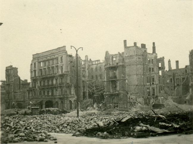 kaiserhof ruine sept 1946 potsdamer-platz.org