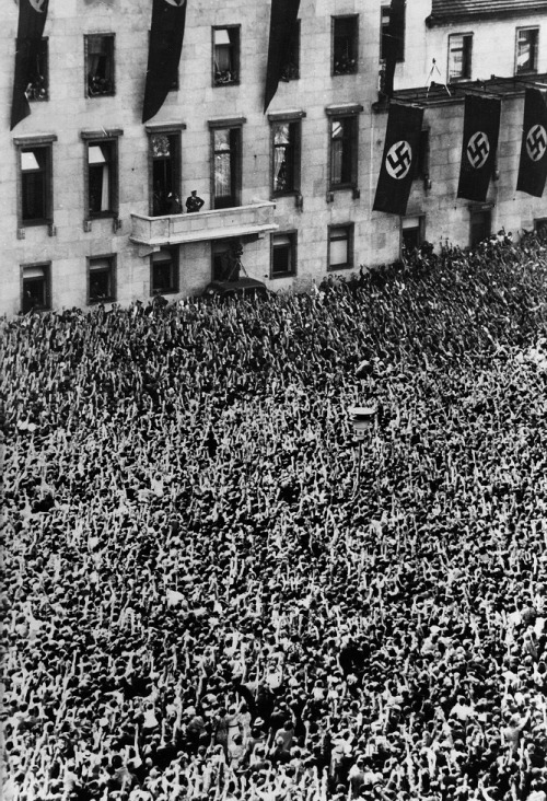 tumblr_mucx2tafTC1r3z9ojo1_500 theevastoryTumblr